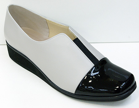 外反母趾予防カジュアルシューズ