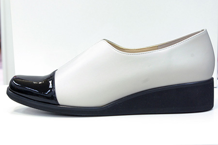 外反母趾予防カジュアルシューズ