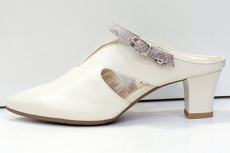 外反母趾予防パンプス