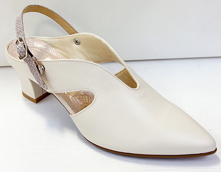 外反母趾予防パンプス