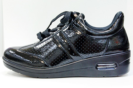 外反母趾予防ウォーキングシューズ